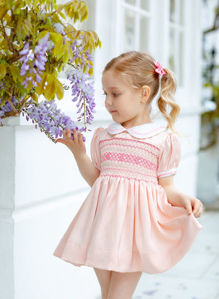 Tips for Choosing the Best Retailer for Kids Hand Smocked Clothing