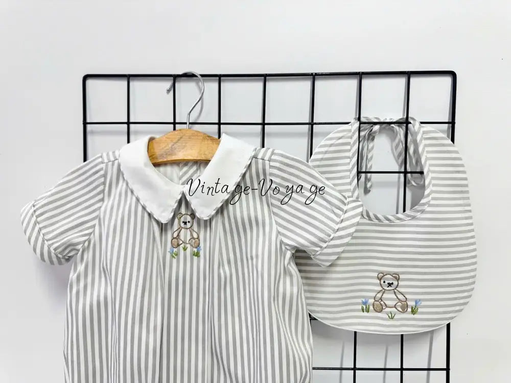 PRE ORDER&GET NEXT WEEK!NEW🤩TEDDY SILVER/GREY STRIPED HAND EMBROIDERED🧵🪡BABY BOYS ROMPER & BIB🦒 Baby & Toddler Outfits