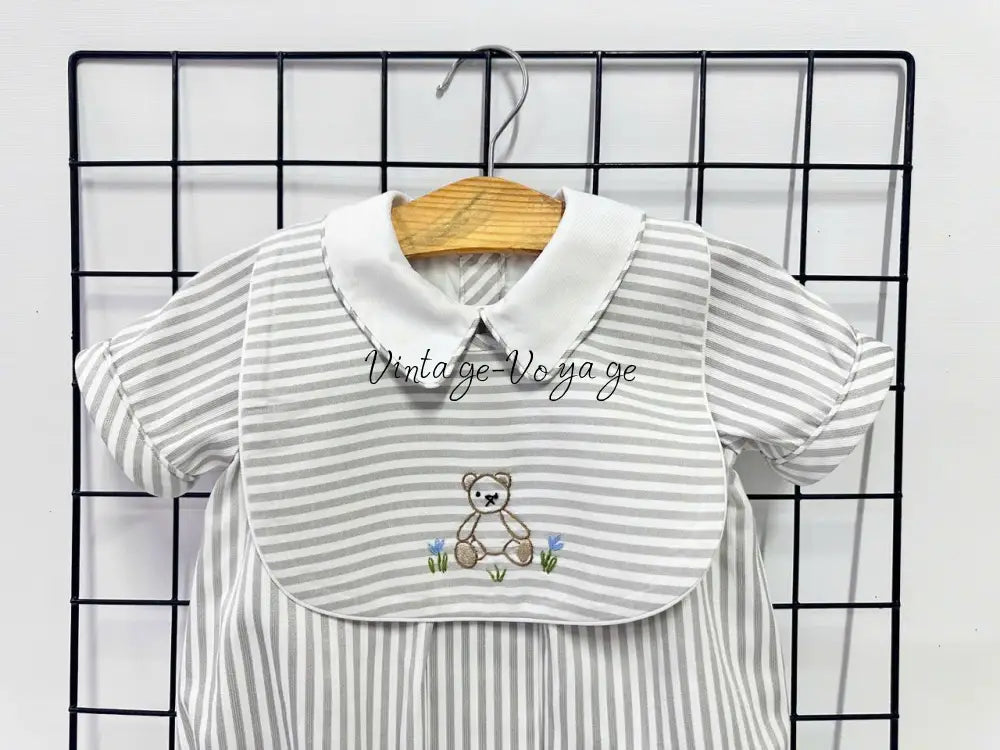 PRE ORDER&GET NEXT WEEK!NEW🤩TEDDY SILVER/GREY STRIPED HAND EMBROIDERED🧵🪡BABY BOYS ROMPER & BIB🦒 Baby & Toddler Outfits