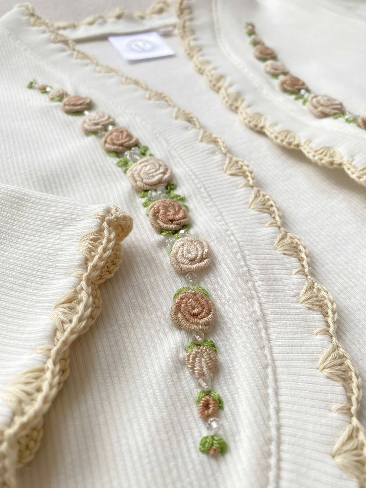PRE-ORDER & GET NEXT WEEK‼️NEW SEASON🍁🎄OLIVIA CREAM🍦COTTON HAND-EMBROIDERED🧵🪡CARDIGAN, SOCKS & HAIR ACCESSORIES🎀