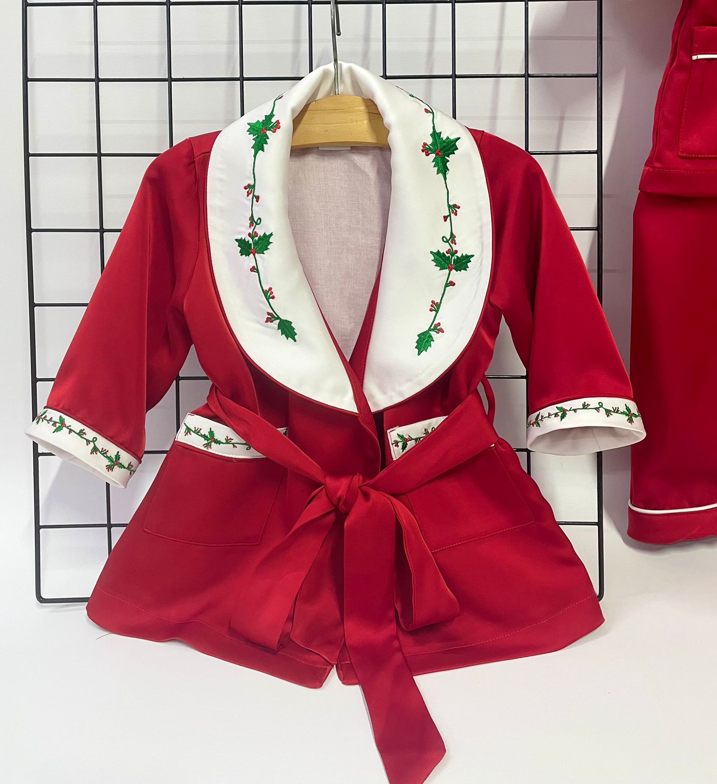 PRE-ORDER‼️NEW🎄HOLLY SILK/SATIN BOYS RED♥️DRESSING GOWN & PYJAMA SET👑 pyjama set
