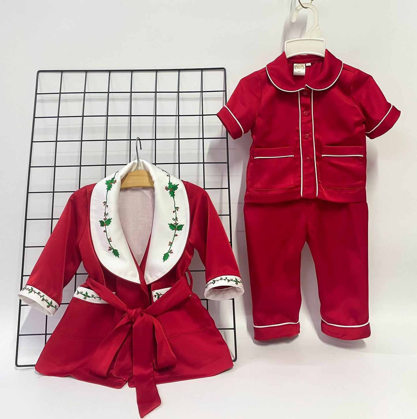 PRE-ORDER‼️NEW🎄HOLLY SILK/SATIN BOYS RED♥️DRESSING GOWN & PYJAMA SET👑 pyjama set