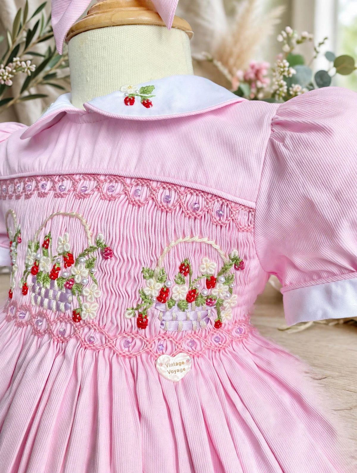 PRE-ORDER & GET NEXT WEEK‼️NEW🎄🧑‍🎄ELIZABETH STRAWBERRY🍓BASKET PINK  HAND-SMOCKED🧵🪡👑DRESS & ACCESSORIES🎀