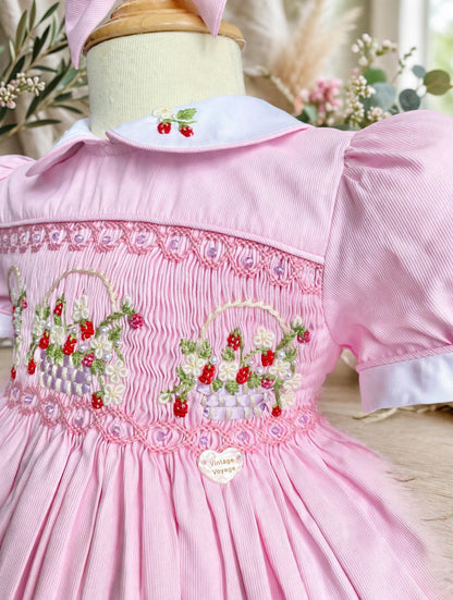 PRE-ORDER & GET NEXT WEEK‼️NEW🎄🧑‍🎄ELIZABETH STRAWBERRY🍓BASKET PINK  HAND-SMOCKED🧵🪡👑DRESS & ACCESSORIES🎀