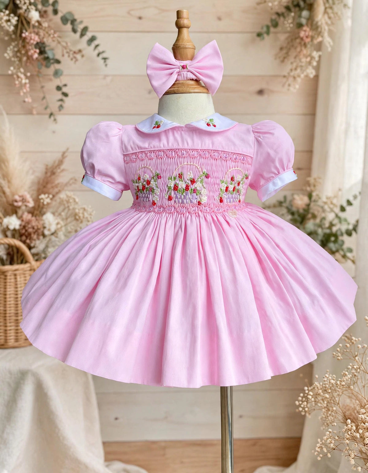 PRE-ORDER & GET NEXT WEEK‼️NEW🎄🧑‍🎄ELIZABETH STRAWBERRY🍓BASKET PINK  HAND-SMOCKED🧵🪡👑DRESS & ACCESSORIES🎀