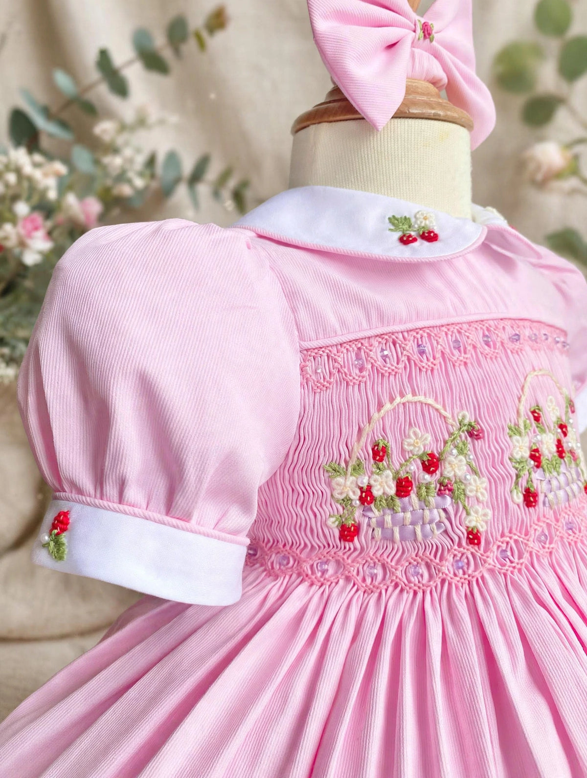 PRE-ORDER & GET NEXT WEEK‼️NEW🎄🧑‍🎄ELIZABETH STRAWBERRY🍓BASKET PINK  HAND-SMOCKED🧵🪡👑DRESS & ACCESSORIES🎀