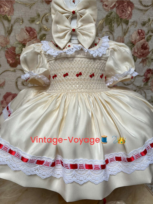 NEW🎄MELODY👼BISCUIT HAND-SMOCKED🧵🪡DRESS,BIB,BLOOMERS & HEADBAND OR BOWS🎀🎀