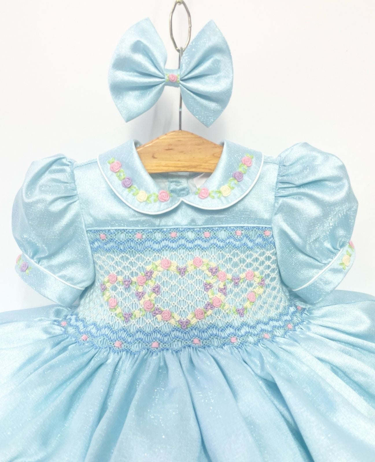 LUNA🤩AQUA/BLUE TAFFETA HAND-SMOCKED🧵🪡DRESS & TWO BOWS🎀ONE SIZES LEFT 5-6Y 5-6 years Baby & Toddler Dresses