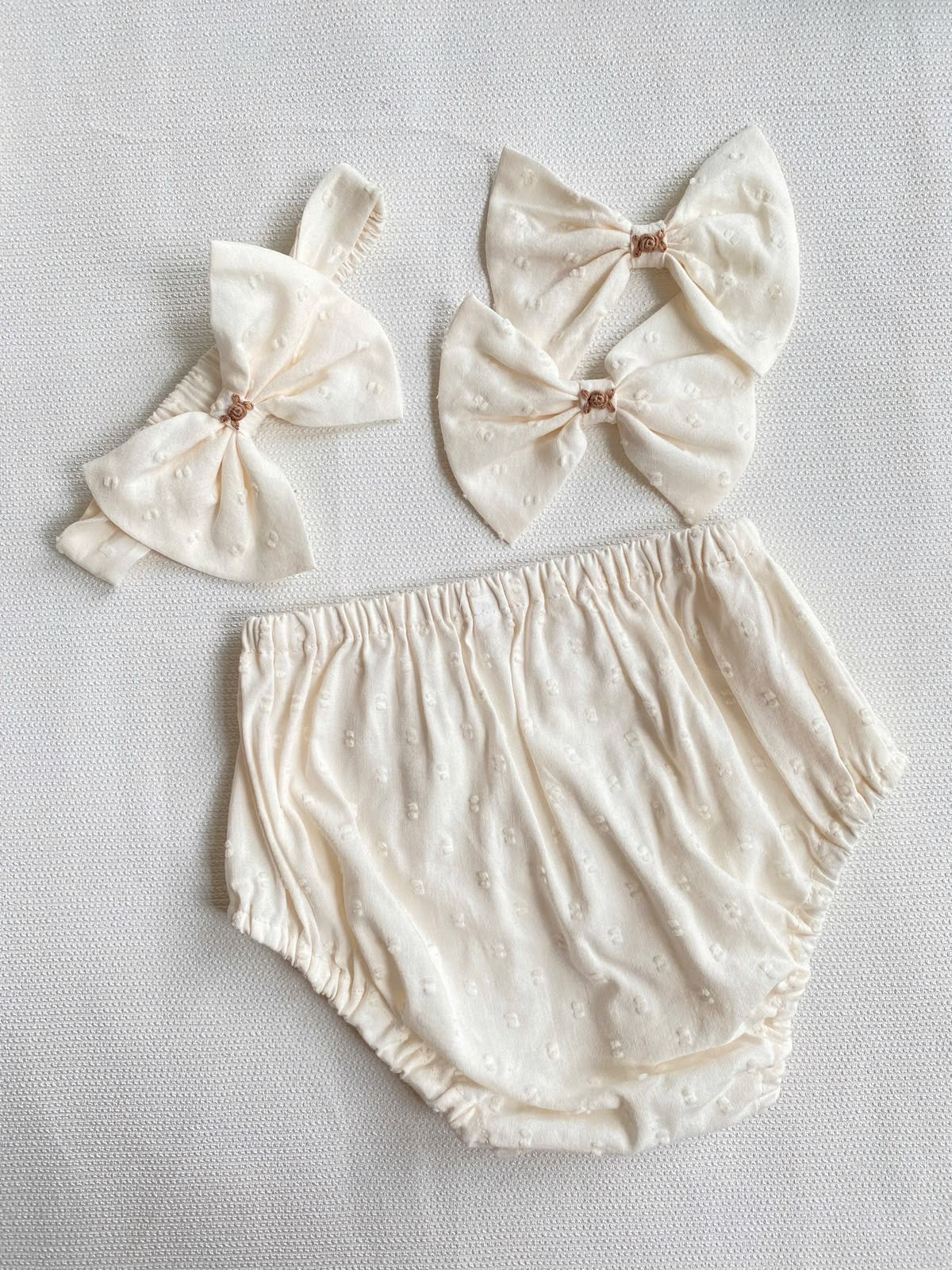 PRE-ORDER NOW & GET NEXT WEEK‼️NEW🥰CREAM🧁BELLA SWISS DOT HAND-SMOCKED🧵🪡BABY DRESS & ACCESSORIES🎀👼