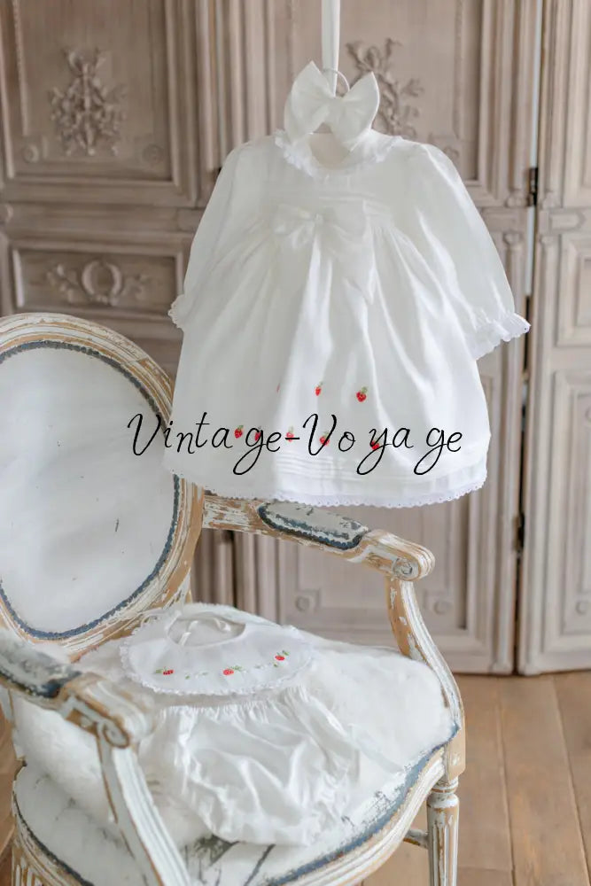 NEW🤩ANGEL👼WHITE HAND-EMBROIDERED🧵🪡BABY DRESS,BIB,BLOOMERS,HEADBAND SET🍓🍓🍓 Baby & Toddler Dresses