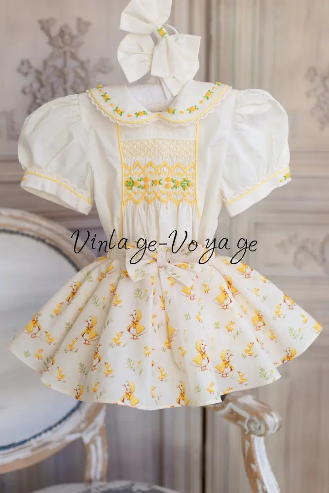 NEW🤩LUCKY👑DUCK 🐥PRINT HAND-SMOCKED🧵🪡SKIRT SET AND HAIR BOWS OR HEADBAND 🎀🎀 Baby & Toddler Outfits