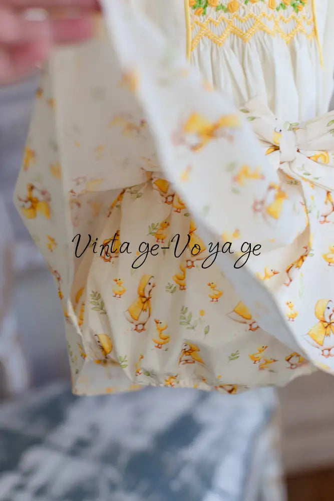 NEW🤩LUCKY👑DUCK 🐥PRINT HAND-SMOCKED🧵🪡SKIRT SET AND HAIR BOWS OR HEADBAND 🎀🎀 Baby & Toddler Outfits