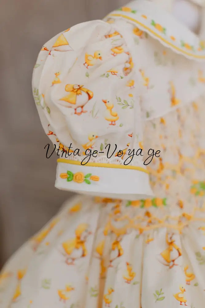 NEW🤩LUCKY🐥DUCK PRINTED HAND-SMOCKED🧵🪡👑DRESS & HAIR ACCESSORIES🎀🎀 Baby & Toddler Dresses