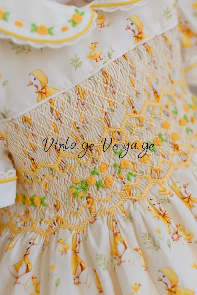 NEW🤩LUCKY🐥DUCK PRINTED HAND-SMOCKED🧵🪡👑DRESS & HAIR ACCESSORIES🎀🎀 Baby & Toddler Dresses