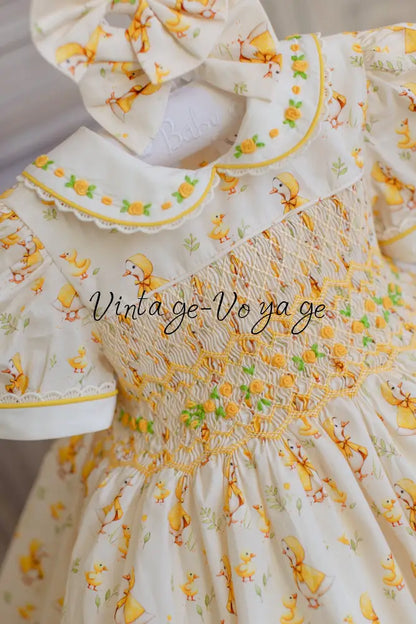 NEW🤩LUCKY🐥DUCK PRINTED HAND-SMOCKED🧵🪡👑DRESS & HAIR ACCESSORIES🎀🎀 Baby & Toddler Dresses