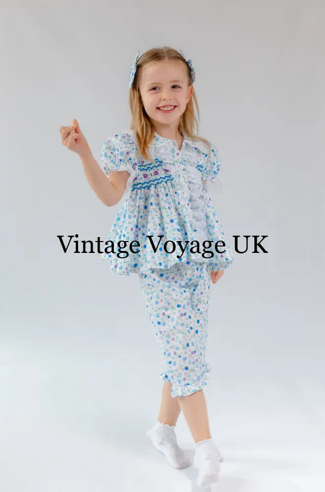 NEW🤩SUNNY🩵BLUE FLORAL💐HAND-SMOCKED PYJAMA,GOWN & HAIR BOWS🎀 pyjama set