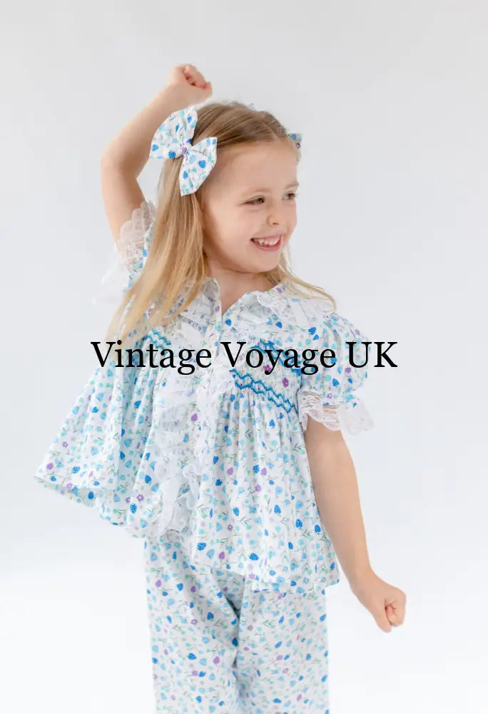 NEW🤩SUNNY🩵BLUE FLORAL💐HAND-SMOCKED PYJAMA,GOWN & HAIR BOWS🎀 pyjama set