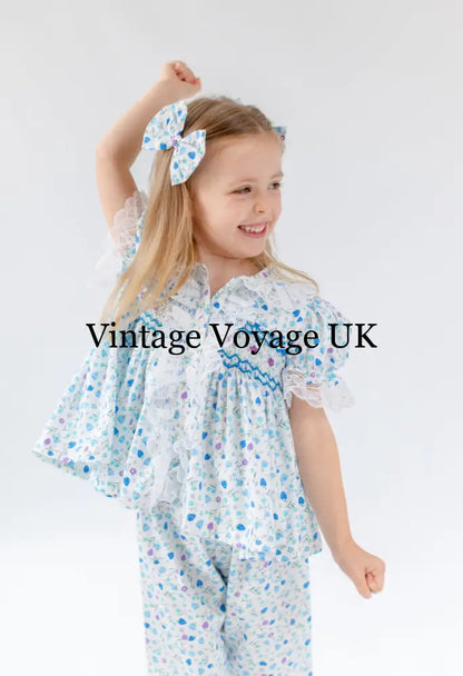 NEW🤩SUNNY🩵BLUE FLORAL💐HAND-SMOCKED PYJAMA,GOWN & HAIR BOWS🎀 pyjama set