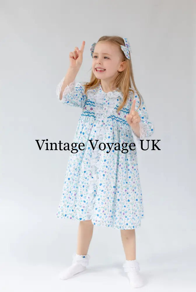 NEW🤩SUNNY🩵BLUE FLORAL💐HAND-SMOCKED PYJAMA,GOWN & HAIR BOWS🎀 pyjama set