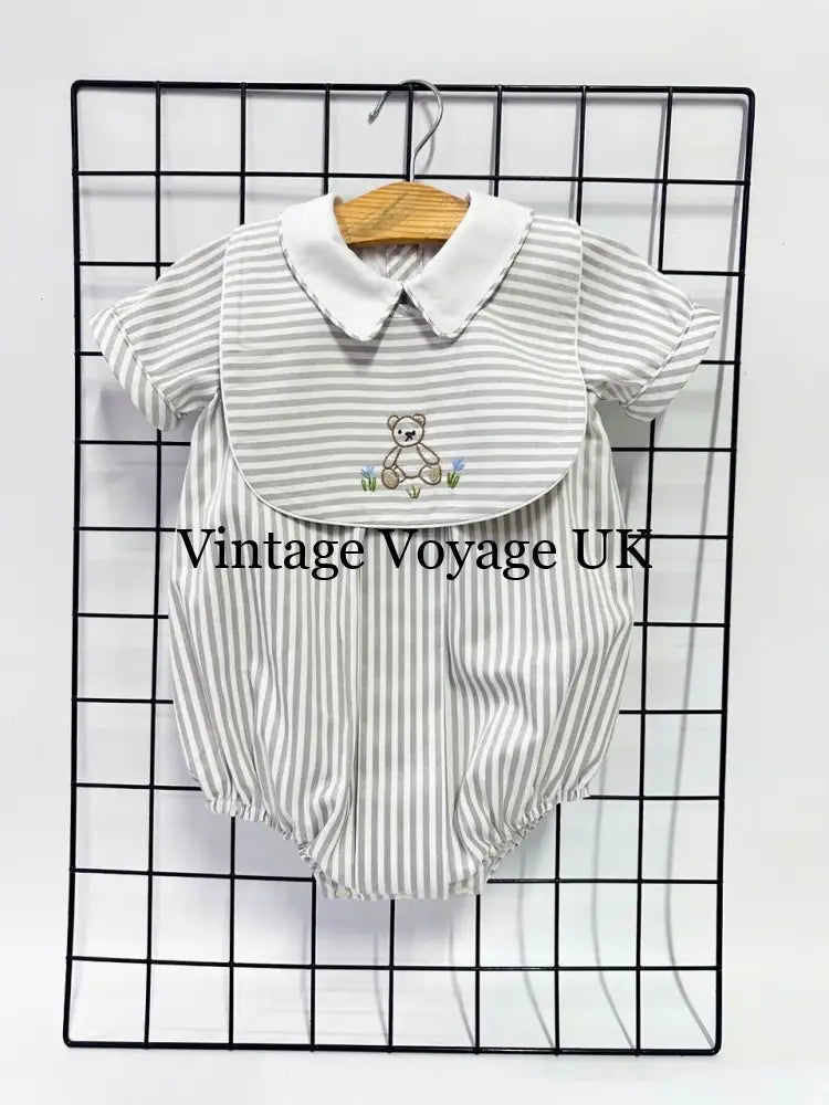PRE ORDER&GET NEXT WEEK!NEW🤩TEDDY SILVER/GREY STRIPED HAND EMBROIDERED🧵🪡BABY BOYS ROMPER & BIB🦒 NB 1 months Baby &