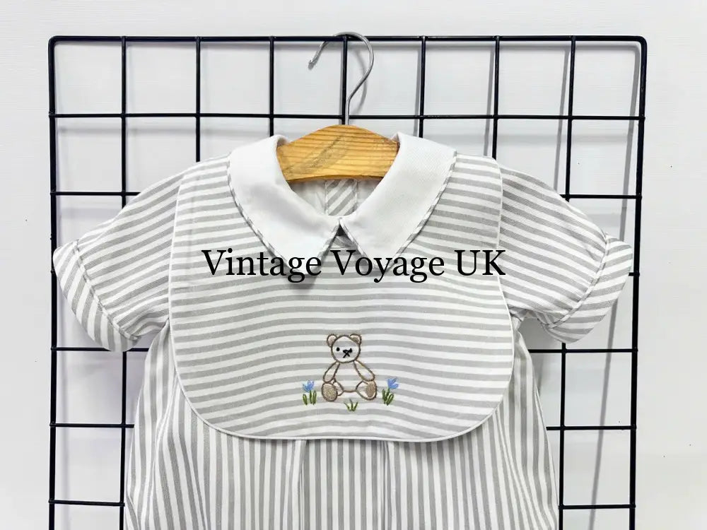 PRE ORDER&GET NEXT WEEK!NEW🤩TEDDY SILVER/GREY STRIPED HAND EMBROIDERED🧵🪡BABY BOYS ROMPER & BIB🦒 Baby & Toddler Outfits