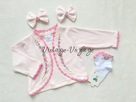 PRE-ORDER & GET NEXT WEEK‼️NEW SEASON🍁OLIVIA BABY PINK🌸COTTON HAND-EMBROIDERED🧵🪡CARDIGAN SOCKS & HAIR ACCESSORIES🎀 - 1M