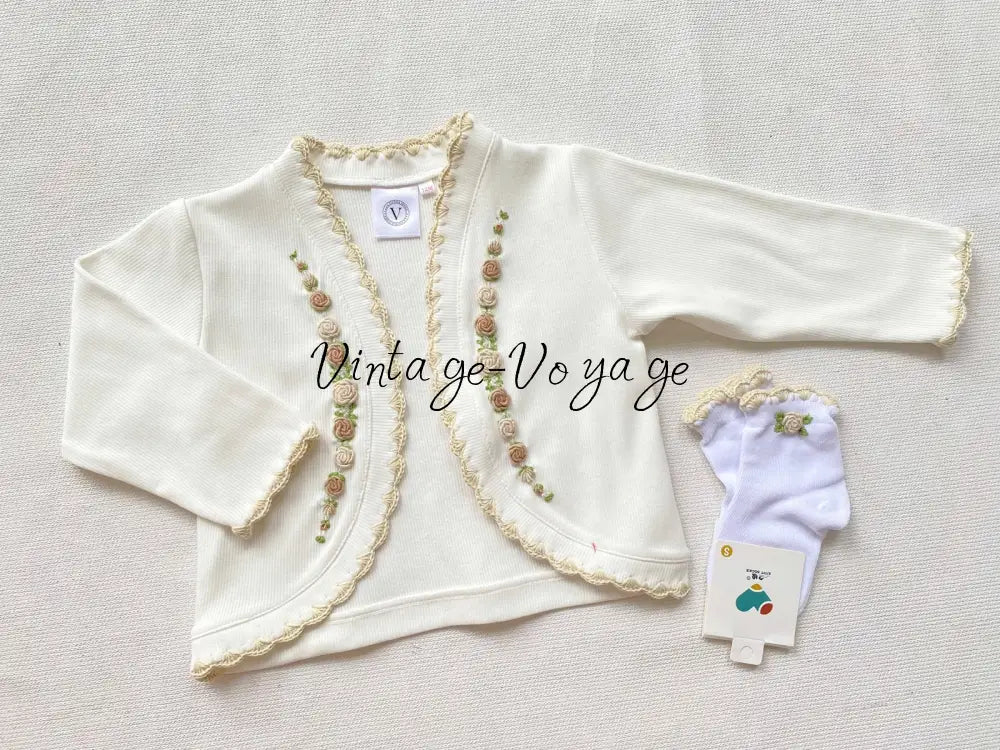 PRE-ORDER & GET NEXT WEEK‼️NEW SEASON🍁🎄OLIVIA CREAM🍦COTTON HAND-EMBROIDERED🧵🪡CARDIGAN SOCKS & HAIR ACCESSORIES🎀 - 1M