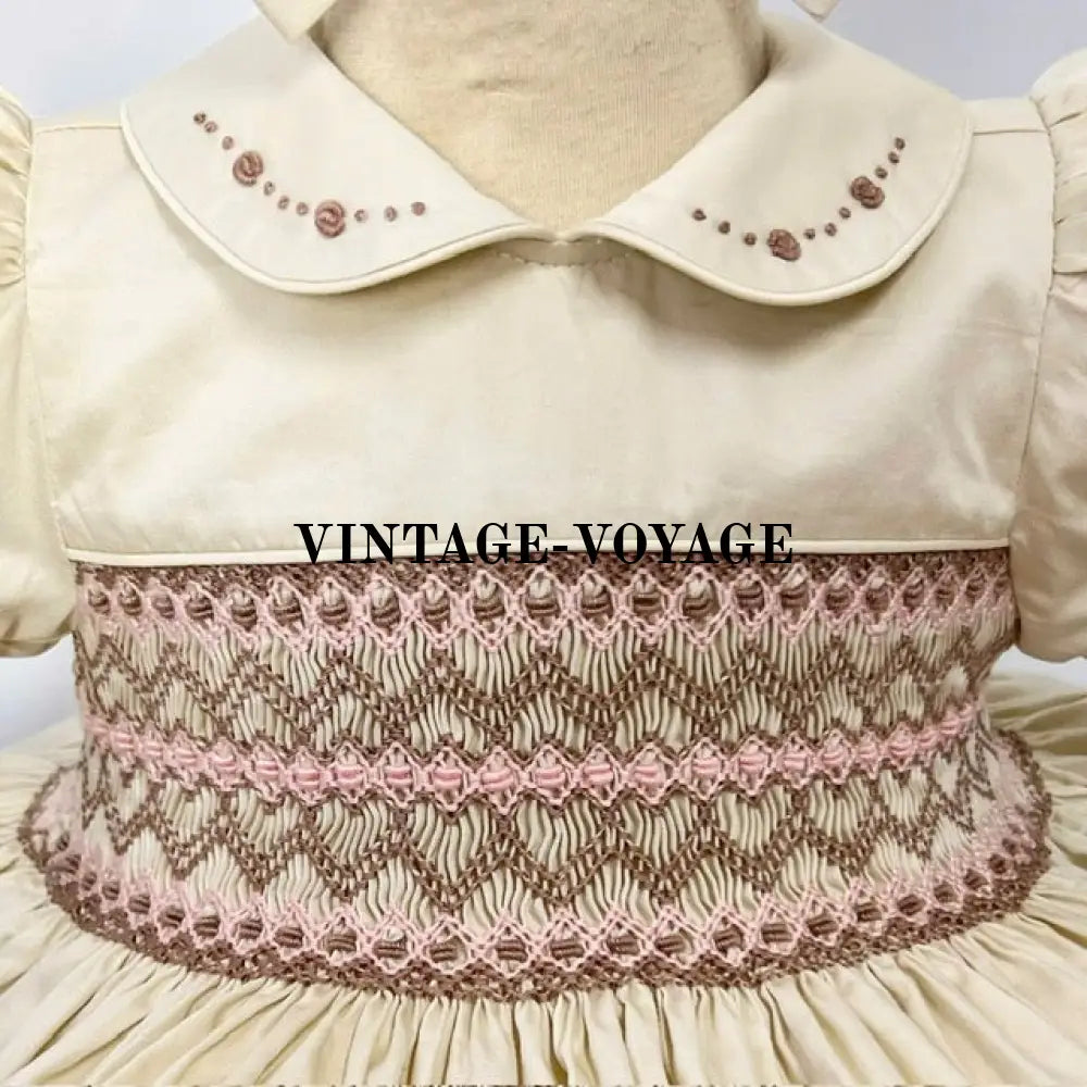 PRE-ORDER NEW ELIZABETH CREAM🧚HAND-SMOCKED🧵🪡FRONT & BACK DRESS & HAIR BOWS🎀🎀 Baby & Toddler Dresses