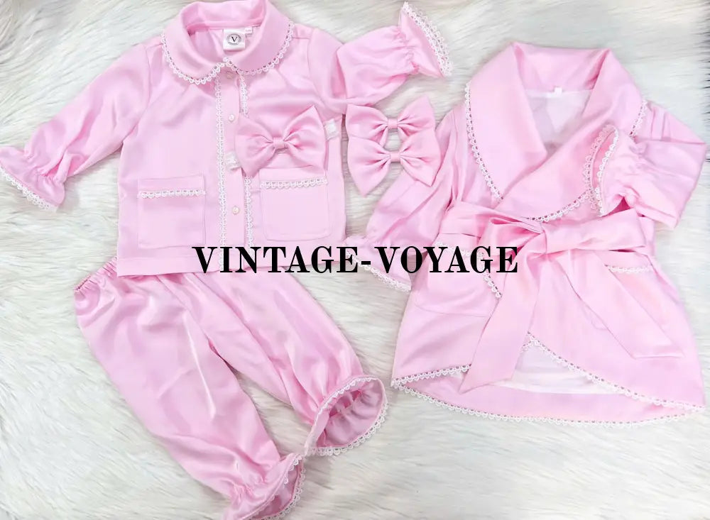 Pre-Order Now And Get It Soon🌸Sofia Baby Pink Silk/Satin 🪽Dressing Gown Pyjamas & Bows🎀🎀 Pyjama Set