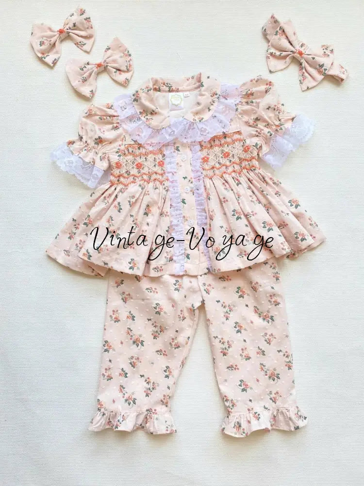 PRE-ORDER NOW & GET NEXT WEEK!NEW!BETSY SWISS DOT PEACH FLORAL💐HAND-SMOCKED PYJAMA,GOWN & HAIR BOWS🎀 pyjama set
