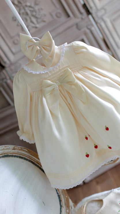 NEW🤩ANGEL👼BISCUIT HAND-EMBROIDERED🧵🪡BABY DRESS,BIB,BLOOMERS,HEADBAND SET🍓🍓🍓