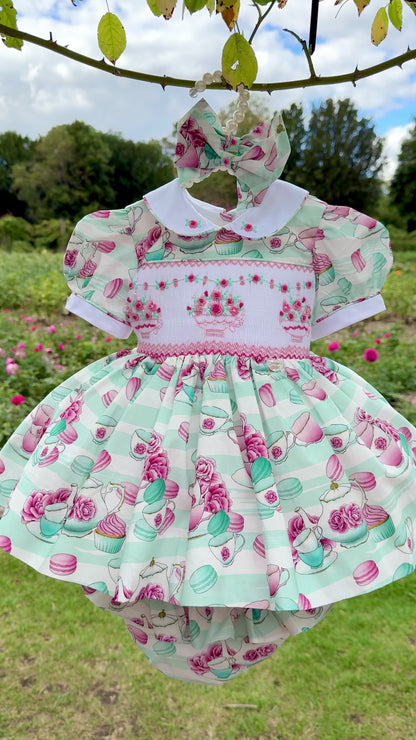 NEW💕PARTY🥳🎉HAND-SMOCKED🧵🪡PEARLS DETAILS DRESS & ACCESSORIES🎀