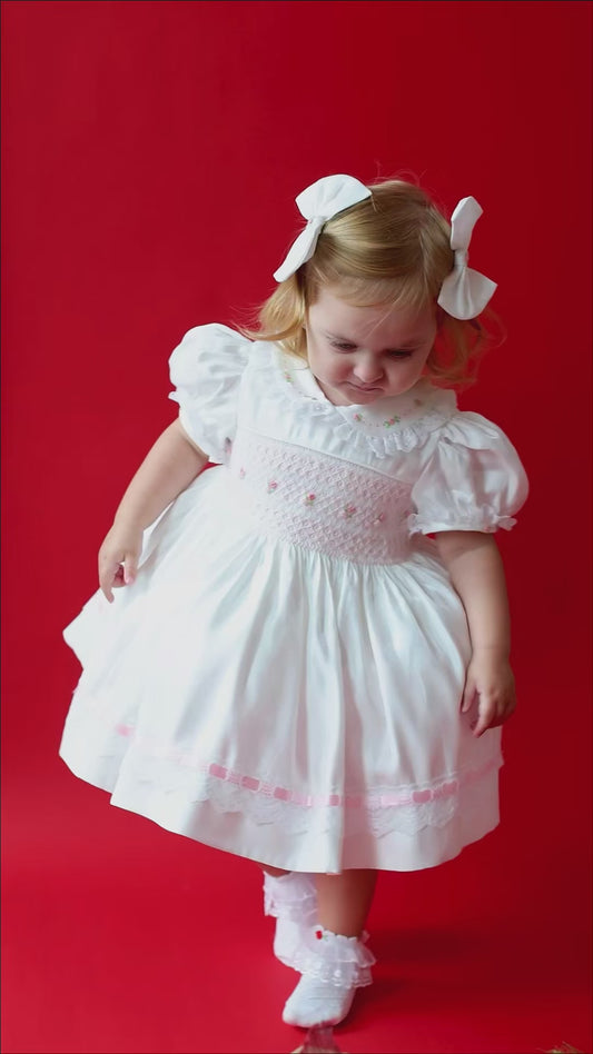 MELODY WHITE & PINK👼HAND-SMOCKED🧵🪡DRESS,BIB,BLOOMERS & HEADBAND OR BOWS🎀🎀