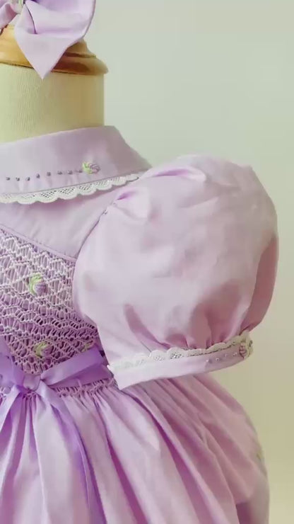 PRE-ORDER & GET IT NEXT WEEK‼️NEW🤩DELPHINA LILAC💜HAND-SMOCKED🧵🪡👑DRESS, PANTIES & HAIR BOWS🎀🎀